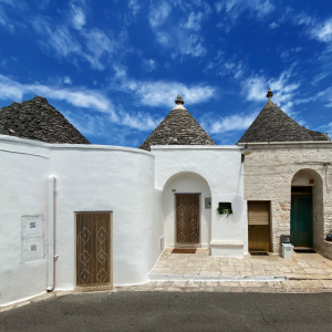 Vista frontale del trullo